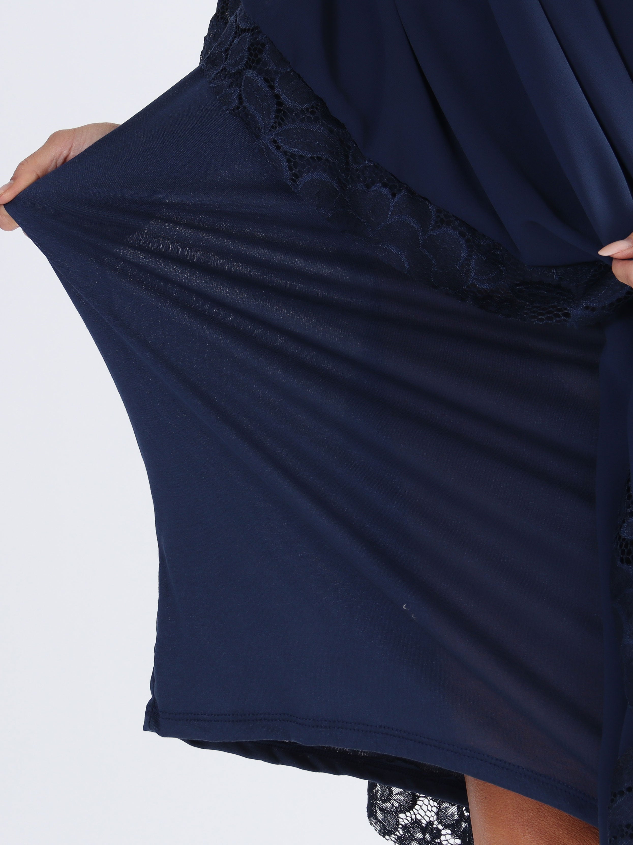 Kenya Edge - Plus size tunikaklänning med chiffonglager och spetskant